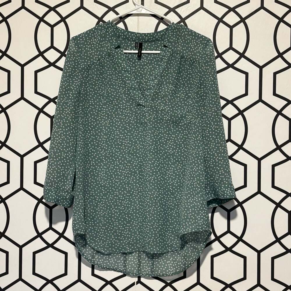 Maurices Green Polka Dot 3/4 Sleeve Split Neck Blouse Size Small